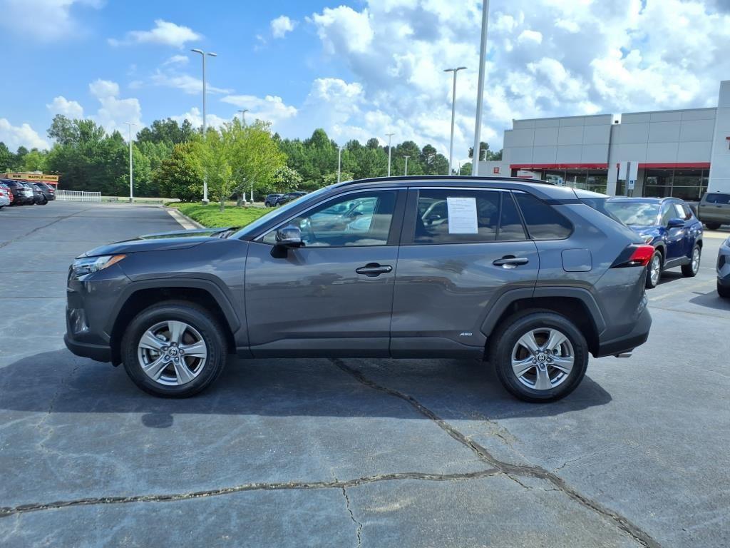 2024 Toyota RAV4 Hybrid XLE photo 2