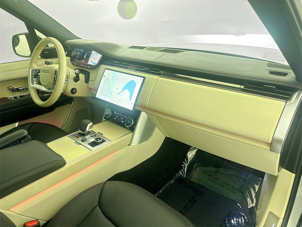 2023 Land Rover Range Rover SE photo 27