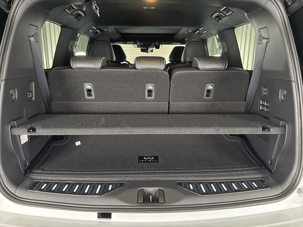 2026 Infiniti QX80 photo 9