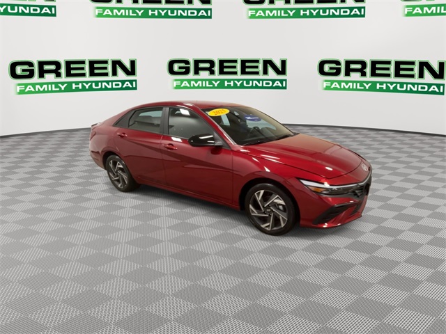 2025 Hyundai Elantra SEL Sport photo 2