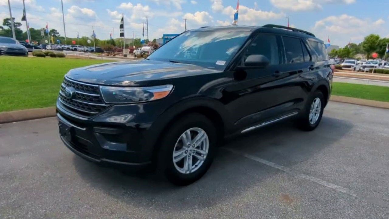 2023 Ford Explorer XLT photo 4