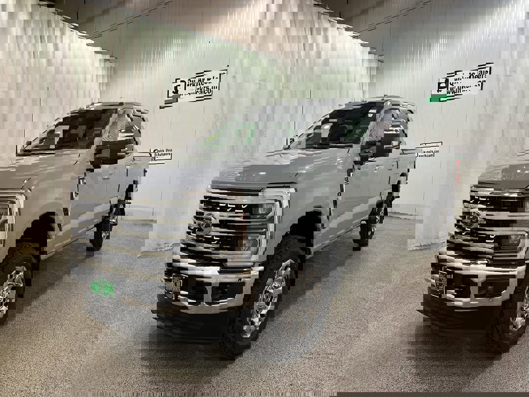 2025 Ford F-350 Lariat photo 4