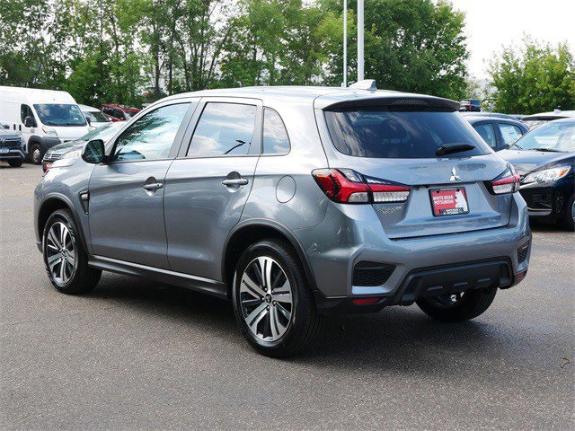 2024 Mitsubishi Outlander Sport ES photo 3