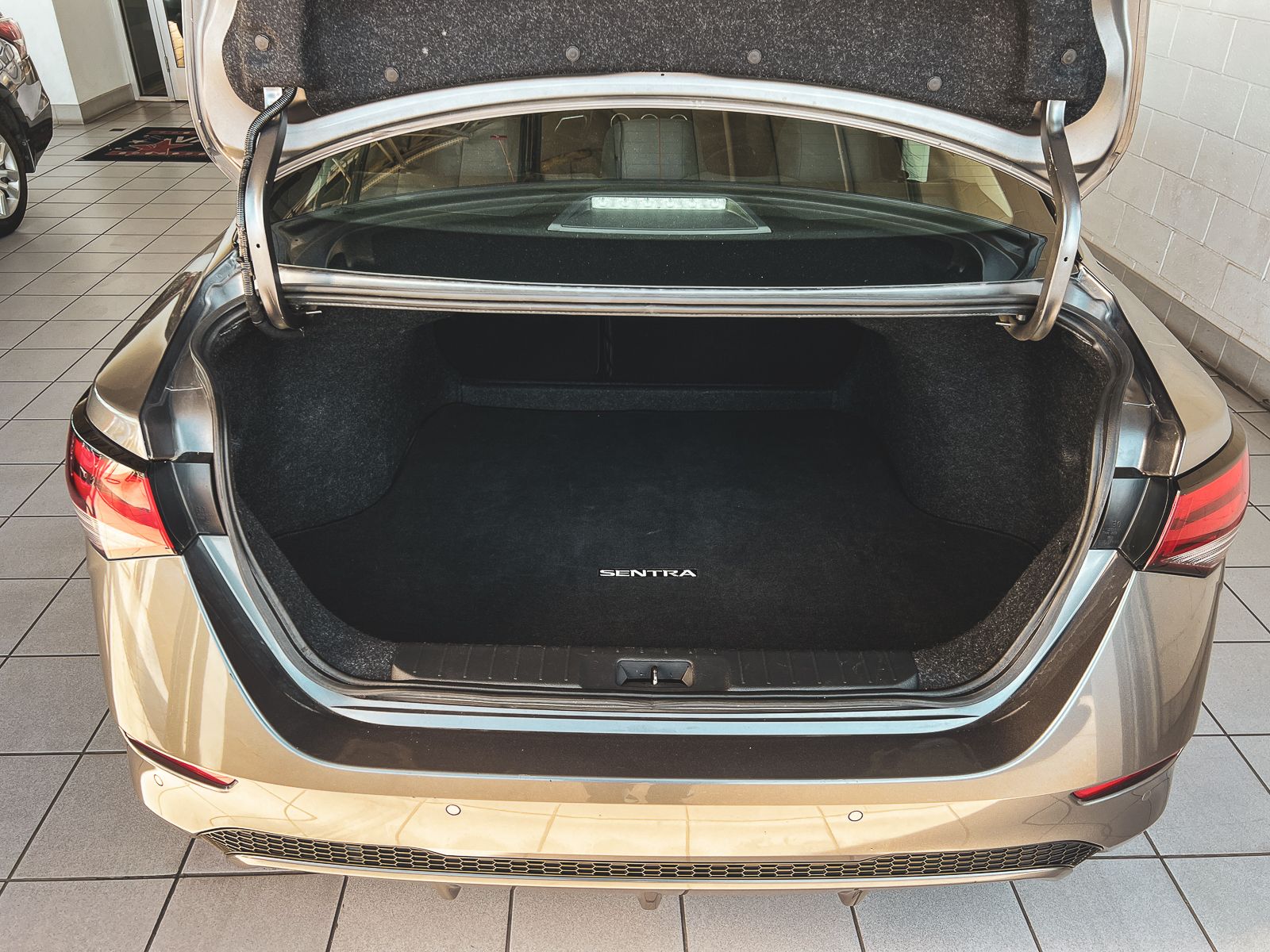 2021 Nissan Sentra SV photo 28