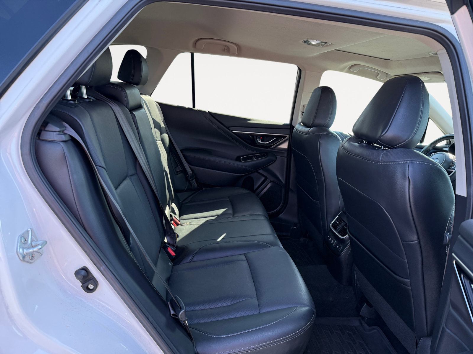2022 Subaru Outback Limited photo 18