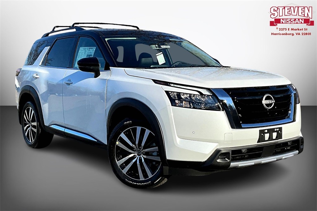 2025 Nissan Pathfinder Platinum's photo