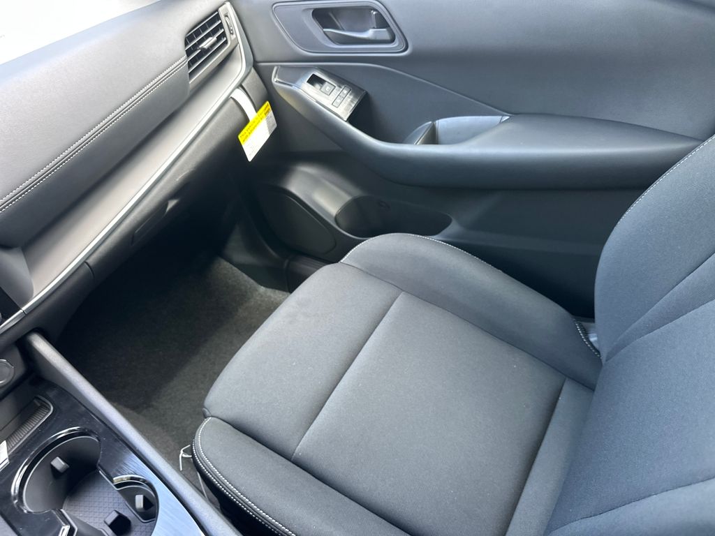 2026 Nissan Rogue S photo 25