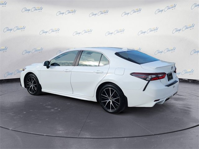 2024 Toyota Camry SE photo 3