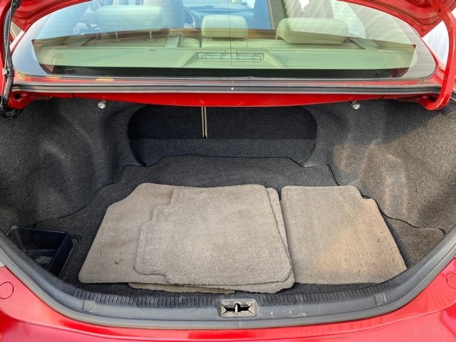 2011 Toyota Camry LE photo 15