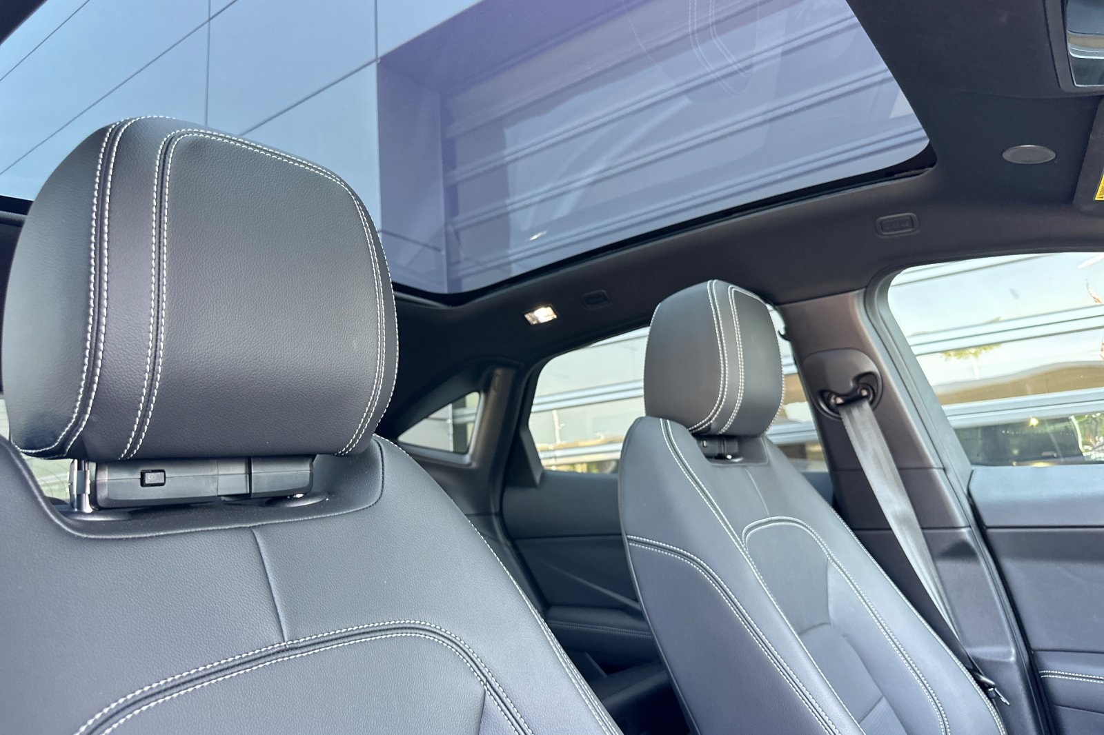 2024 Jaguar E-PACE R-Dynamic SE photo 16