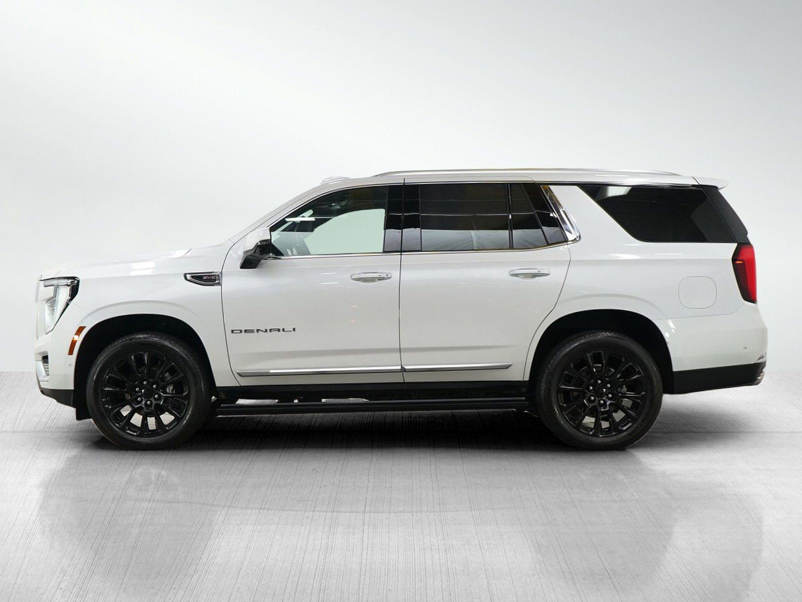 Used 2025 GMC Yukon Denali with VIN 1GKS2DRL8SR278705 for sale in Bloomington, Minnesota