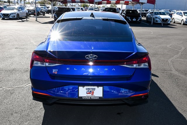 2023 Hyundai Elantra SE photo 4