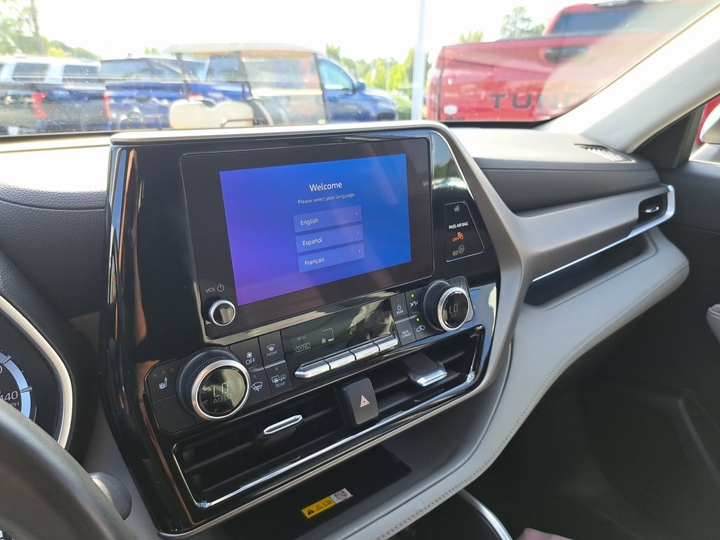 2023 Toyota Highlander Hybrid XLE photo 14