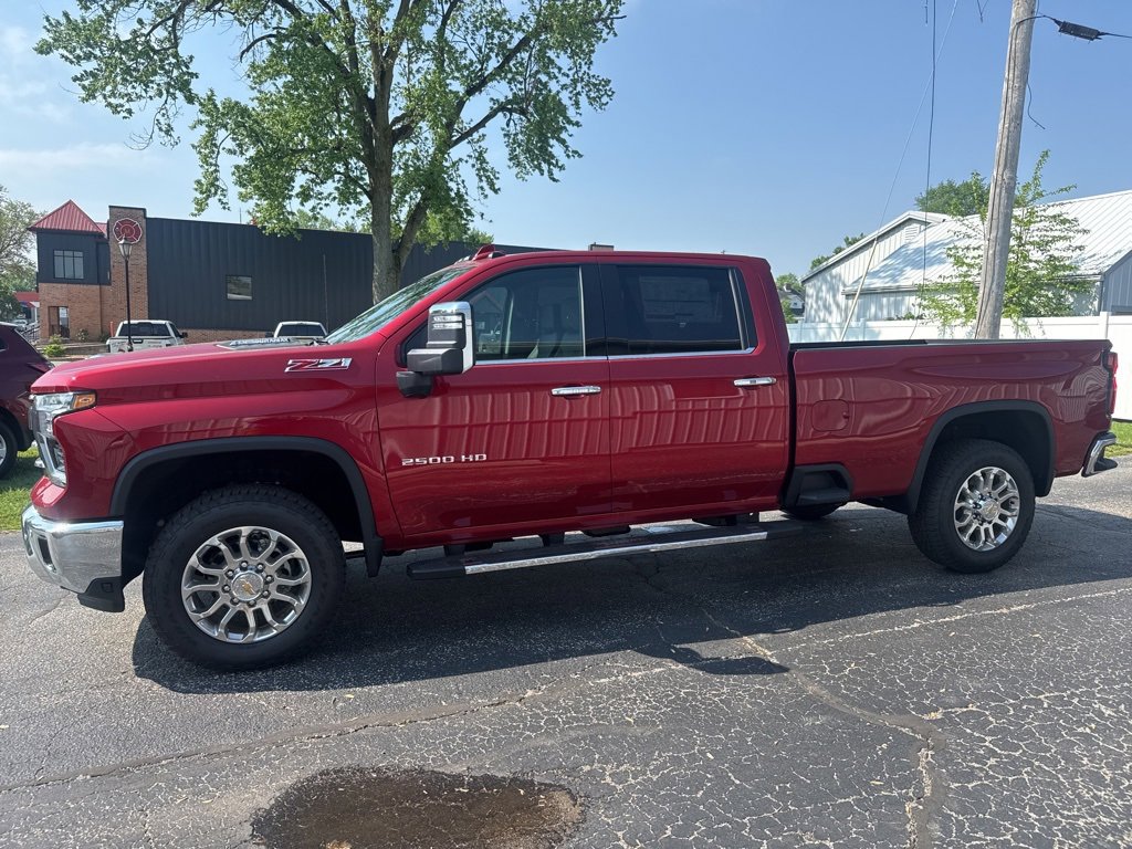2025 Chevrolet Silverado 2500HD LTZ photo 4