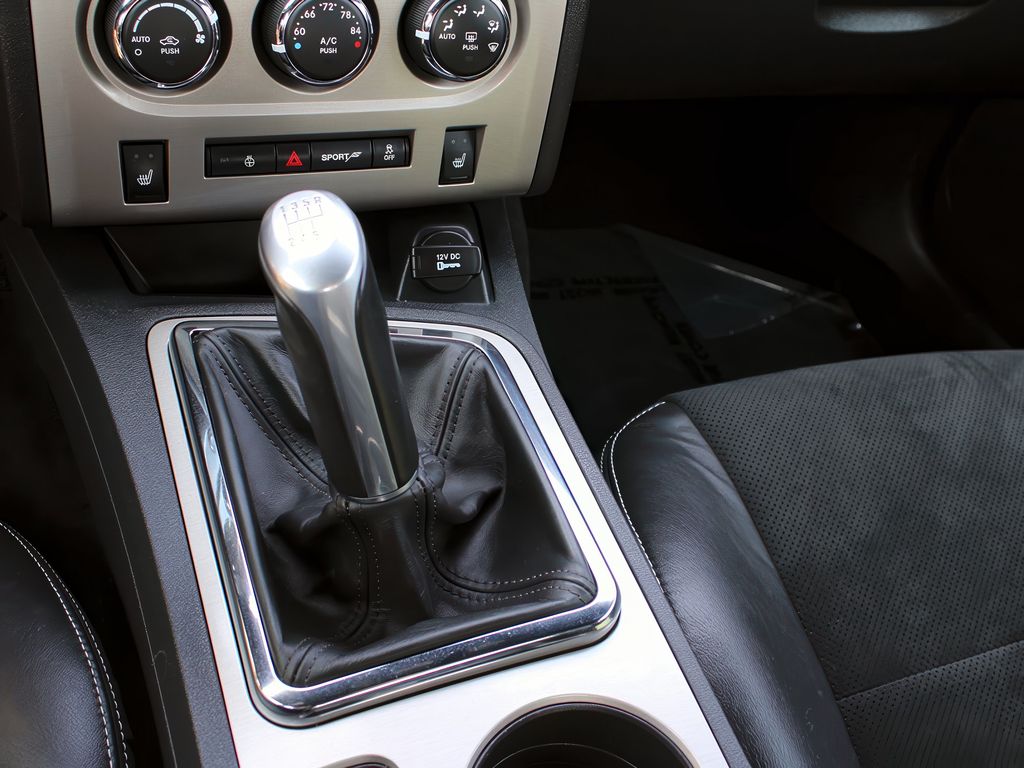2013 Dodge Challenger SRT8 photo 19