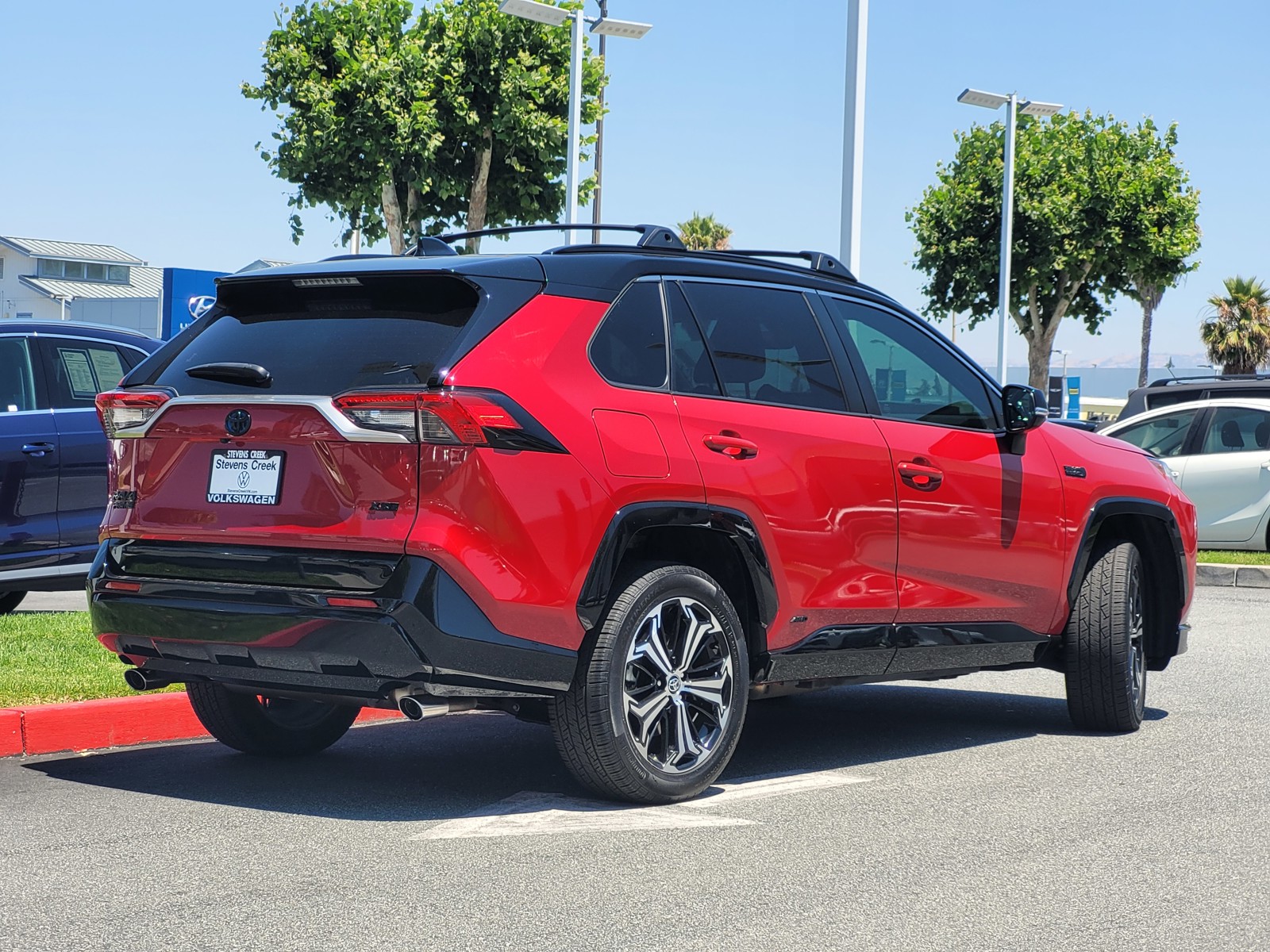 2023 Toyota RAV4 Prime XSE photo 4