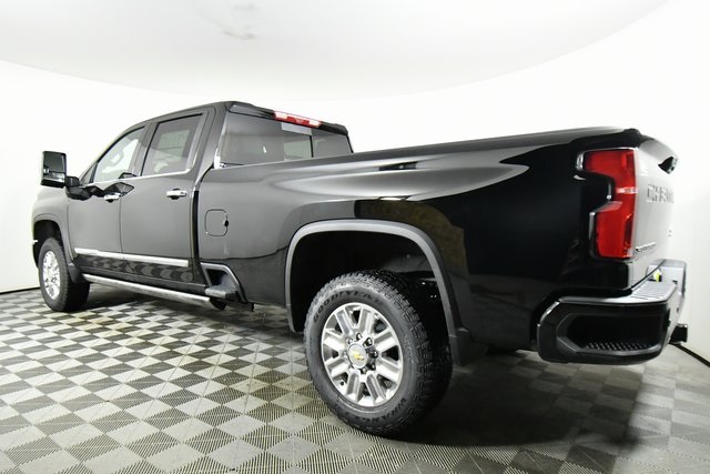 2025 Chevrolet Silverado 3500HD High Country photo 12