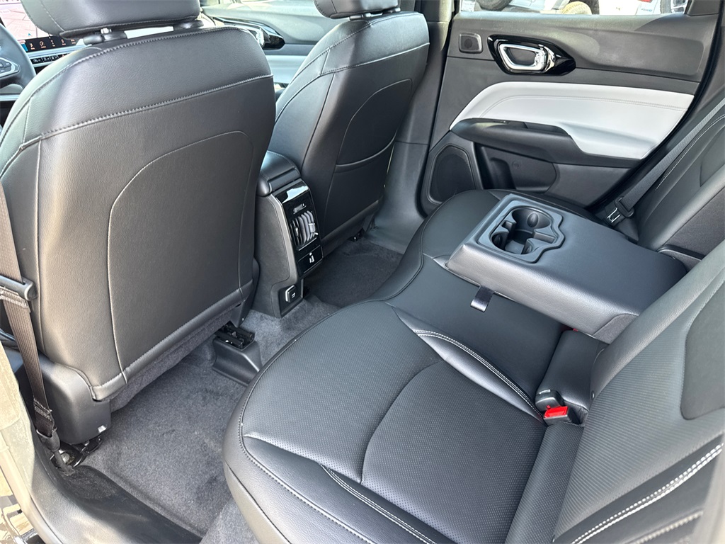2025 Jeep Compass Limited photo 18