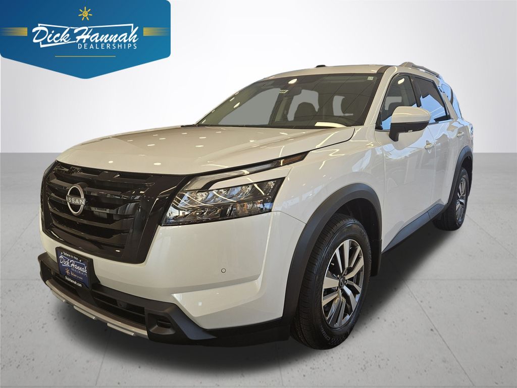 2025 Nissan Pathfinder SL's photo