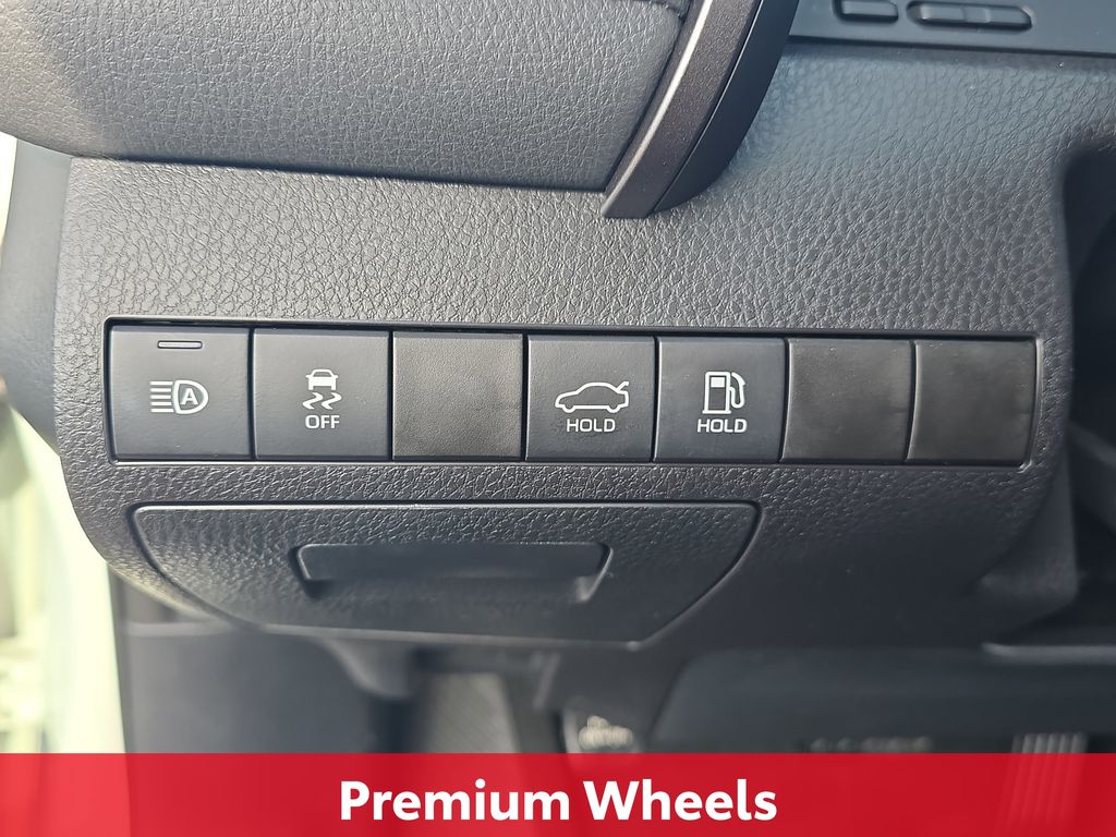 2022 Toyota Camry SE photo 21