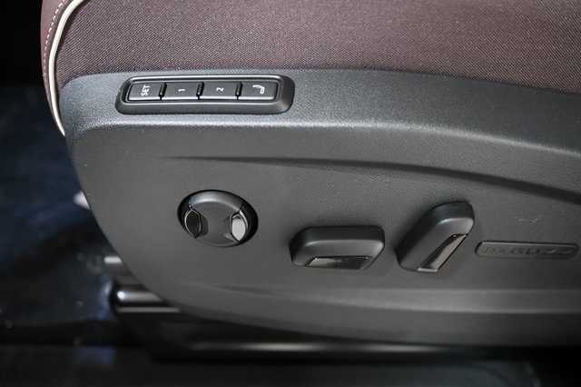 2025 Volkswagen ID. Buzz Pro Plus photo 22