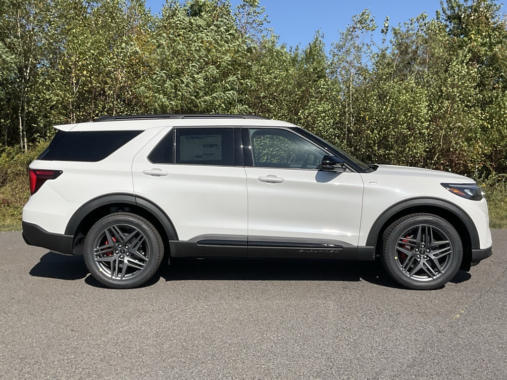 2025 Ford Explorer ST-Line photo 25