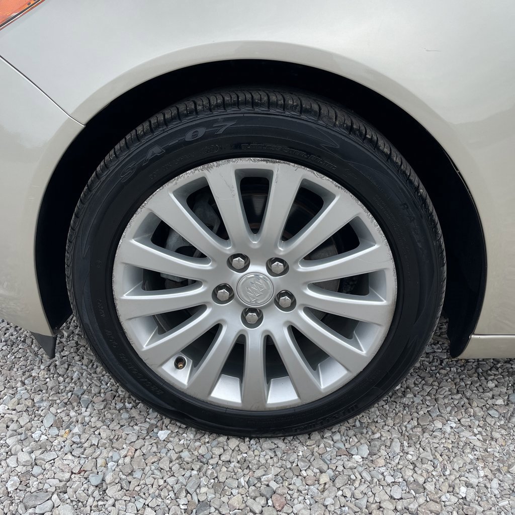 2013 Buick Regal Premium I photo 9
