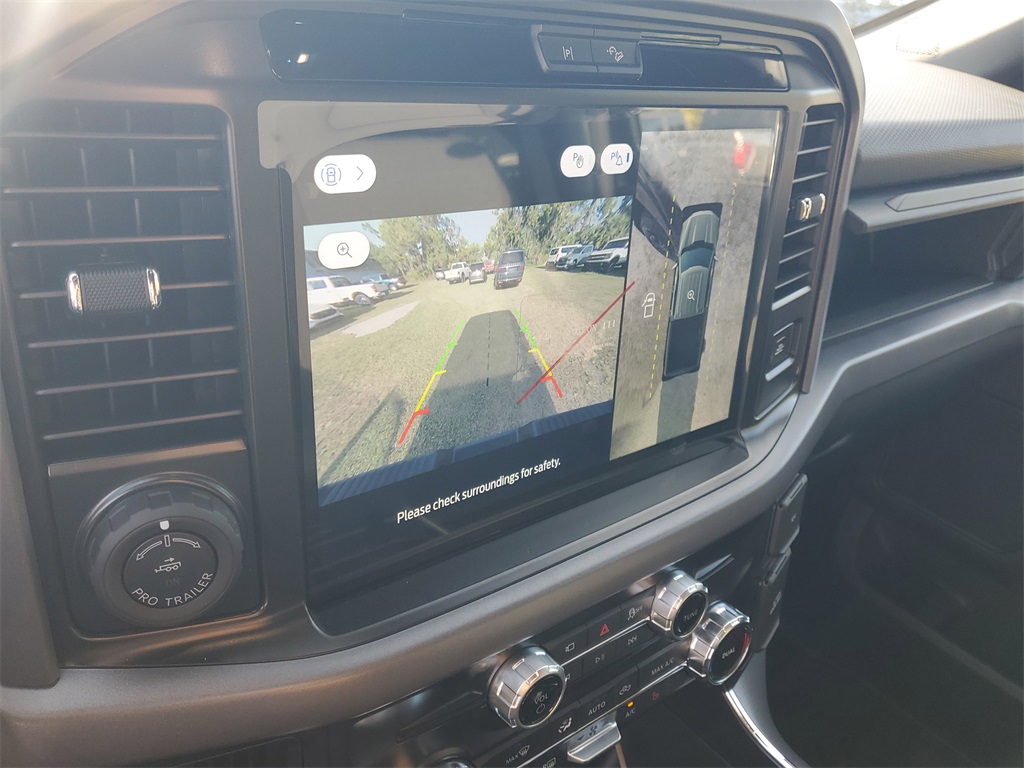 2025 Ford F-150 XLT photo 17