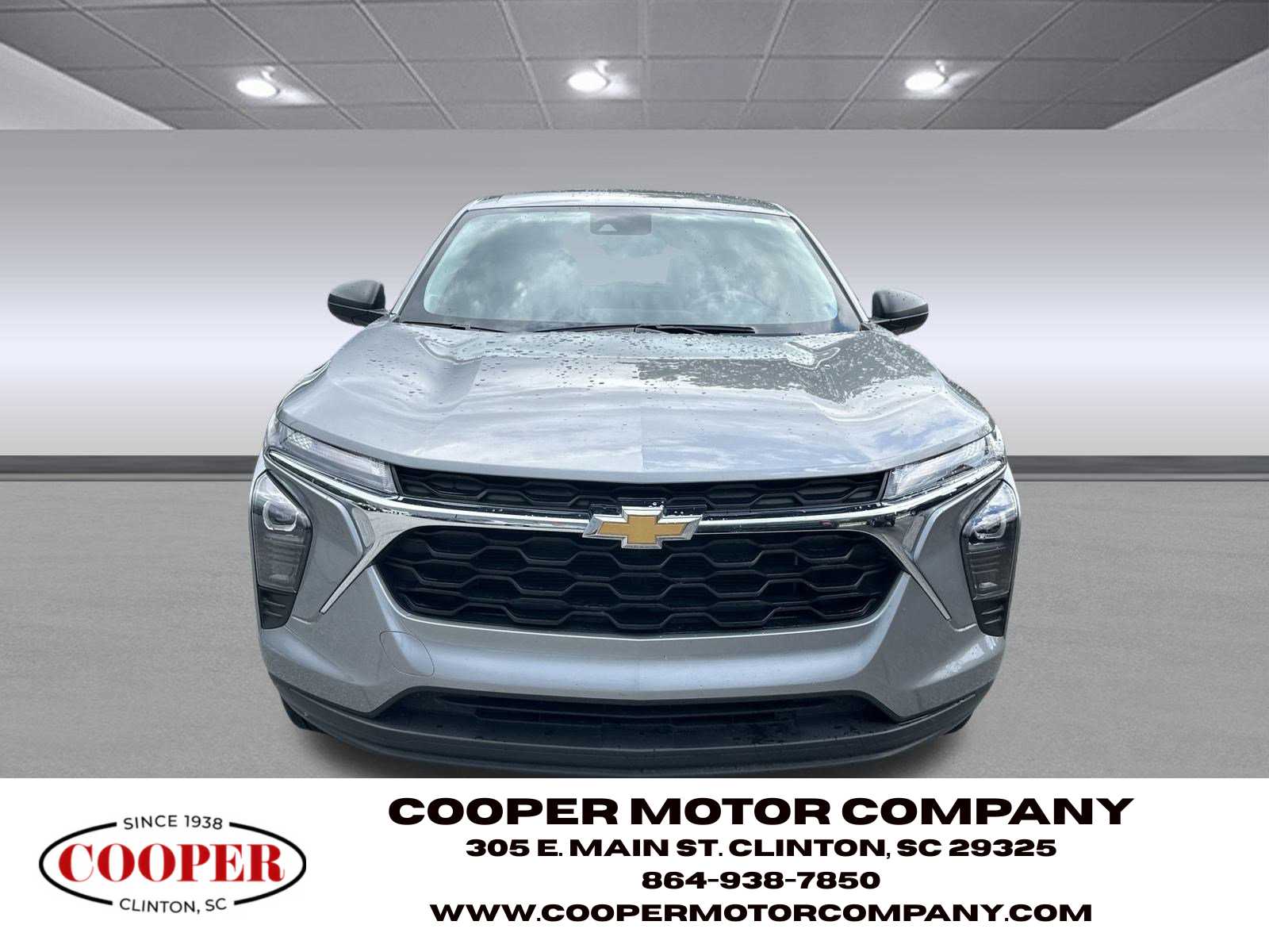 2025 Chevrolet Trax LS photo 2