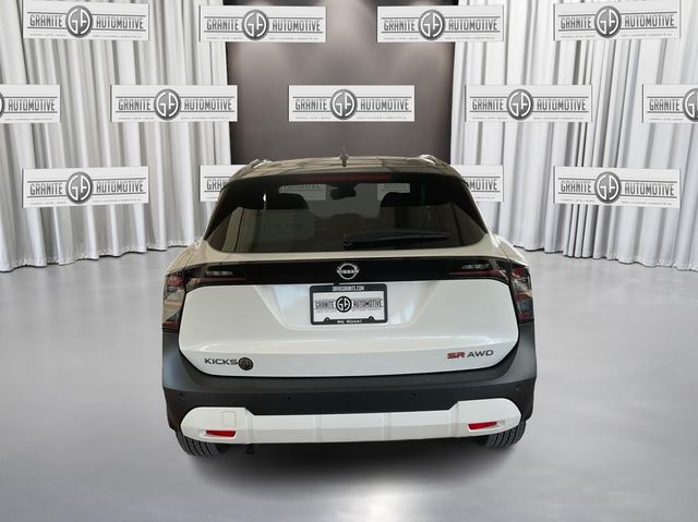 2025 Nissan Kicks SR photo 6