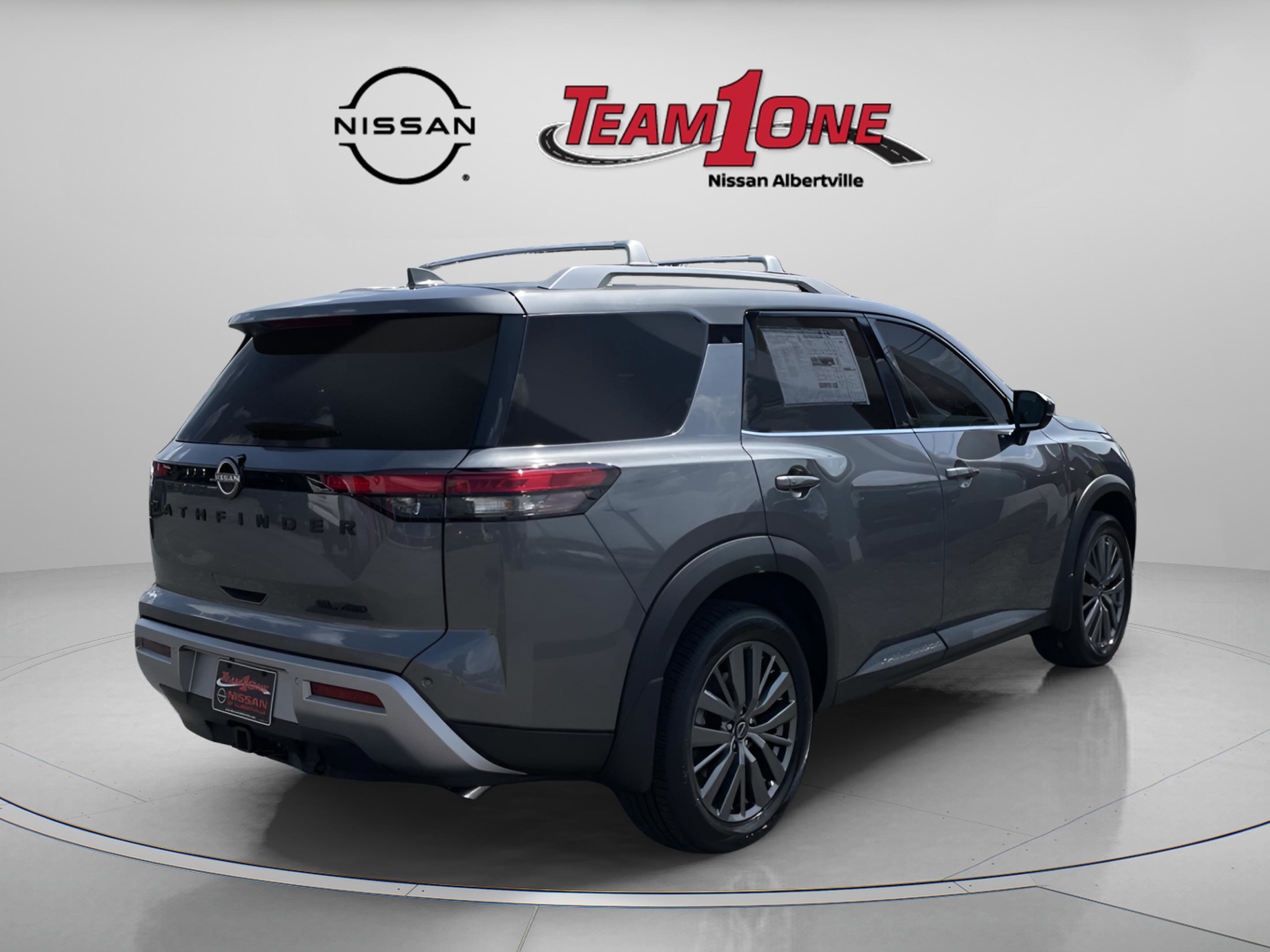 2025 Nissan Pathfinder SL photo 4