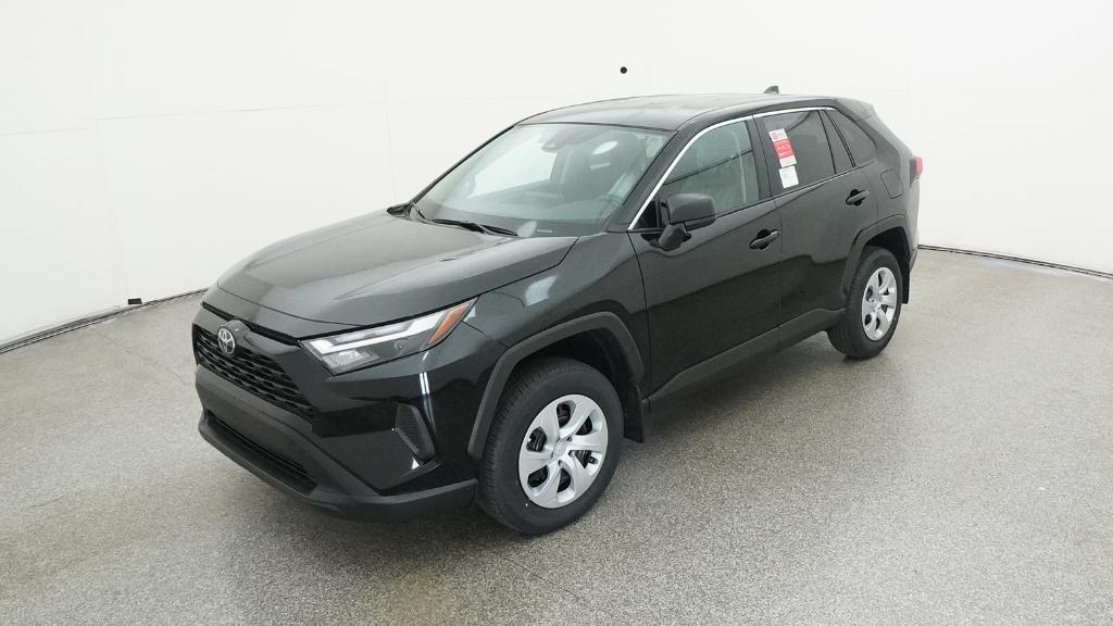 2025 Toyota RAV4 LE's photo