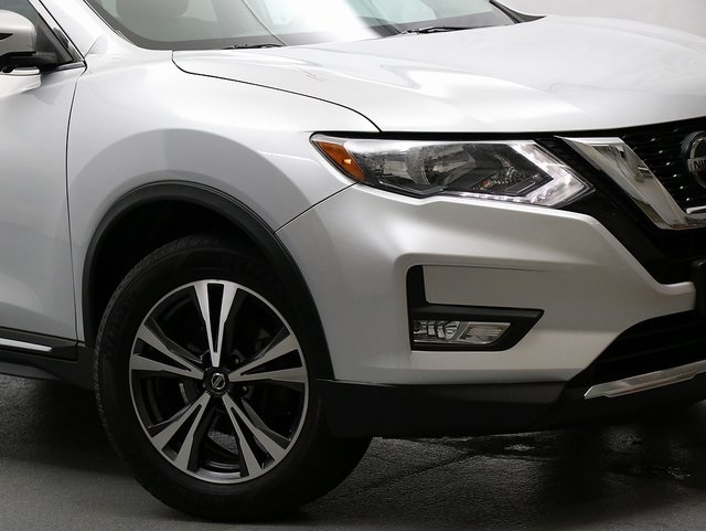 2018 Nissan Rogue SL photo 3