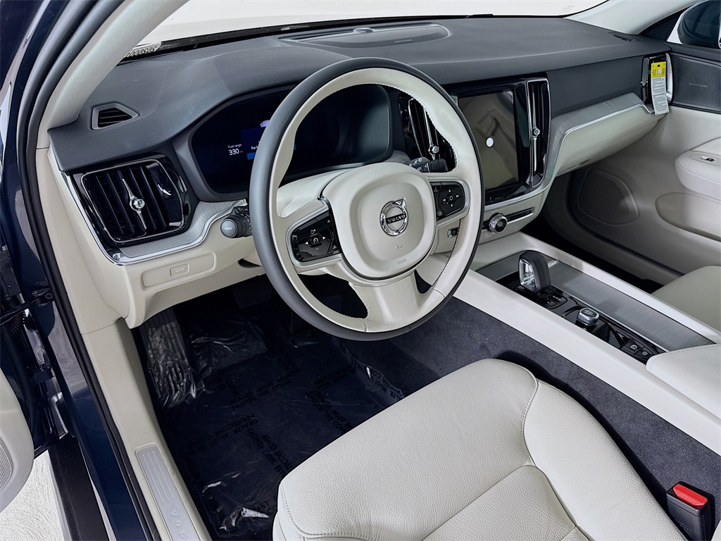 2026 Volvo V60 Cross Country B5 Plus photo 9