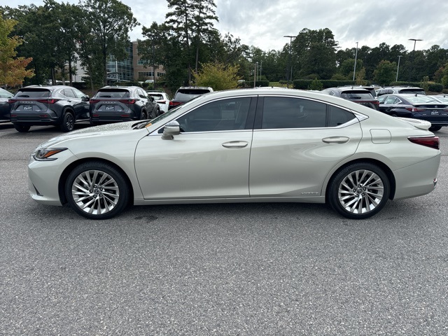 2020 Lexus ES 300h Ultra Luxury photo 4