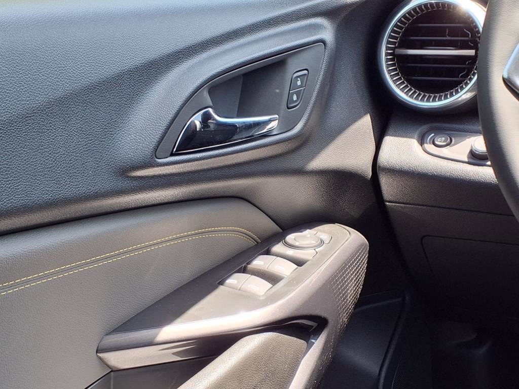 2025 Chevrolet Trax ACTIV photo 13