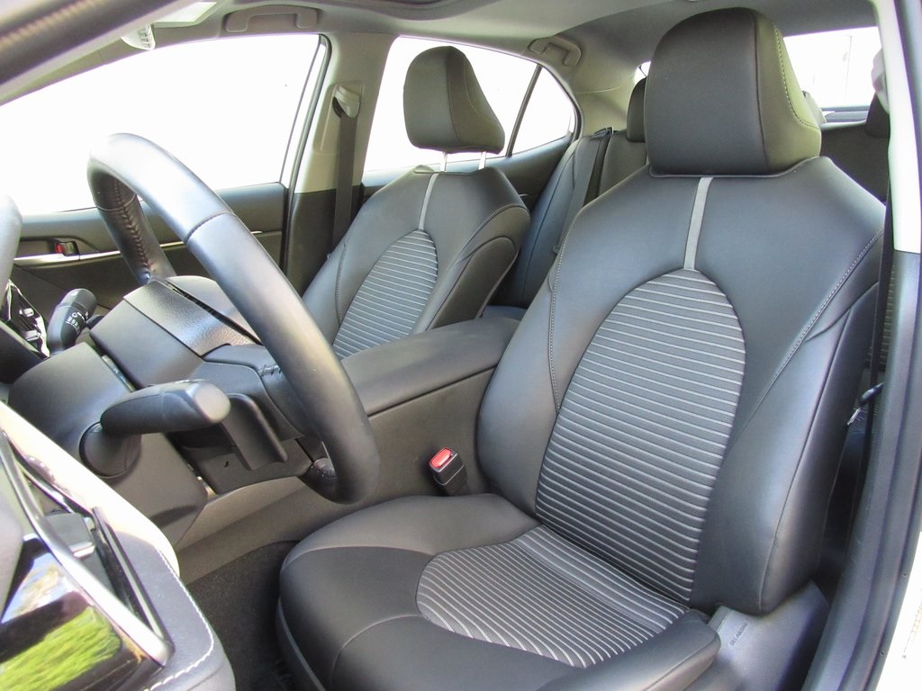2023 Toyota Camry Hybrid SE photo 11