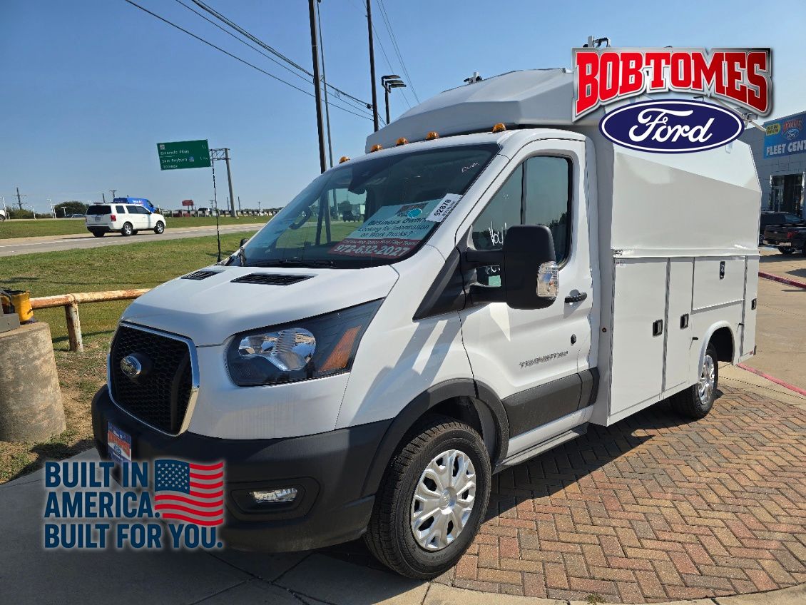 2025 Ford Transit Cutaway Base's photo