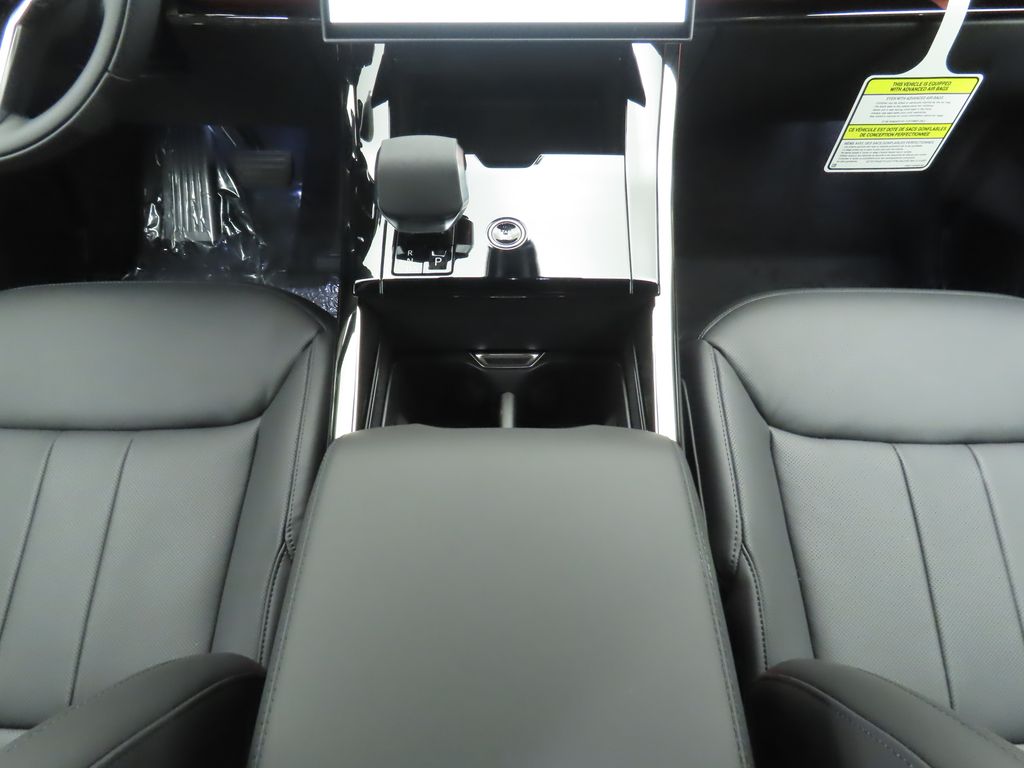 2025 Land Rover Range Rover Sport SE photo 14