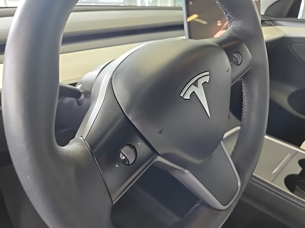 2023 Tesla Model Y Long Range photo 20