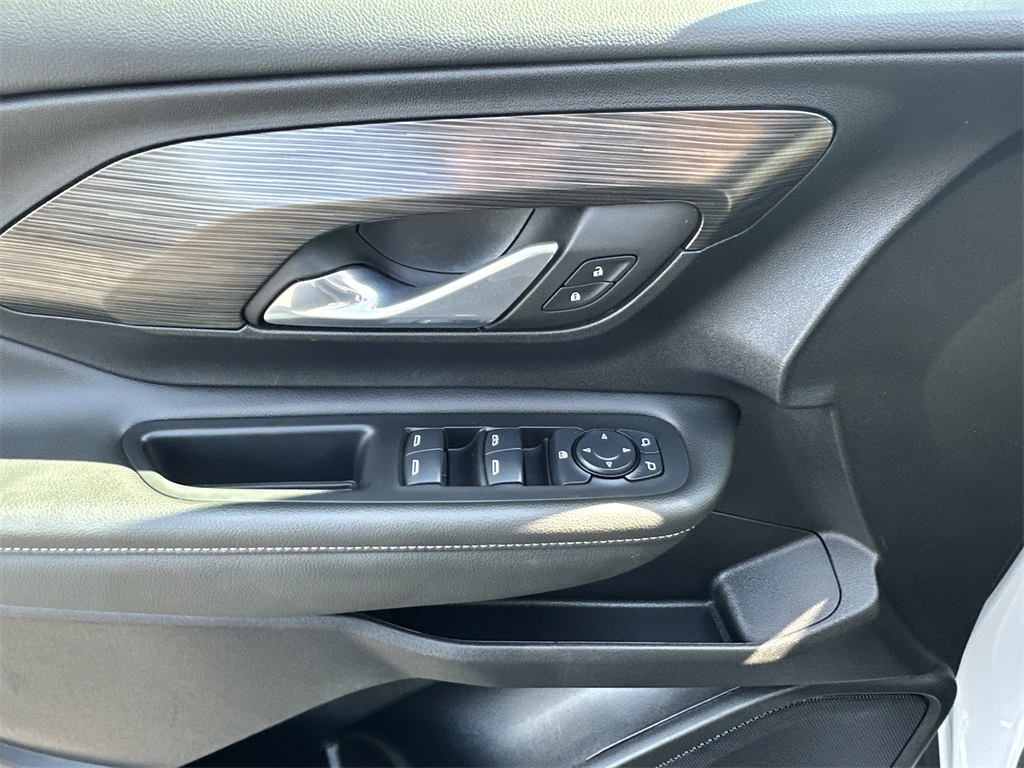 2024 GMC TERRAIN - Image 19
