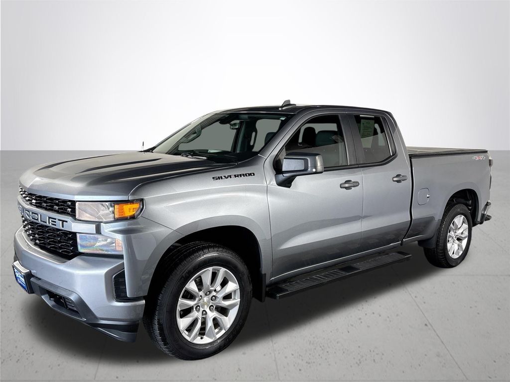2021 Chevrolet Silverado 1500 Custom photo 2