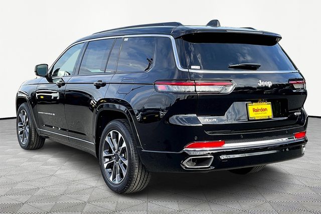 2025 Jeep Grand Cherokee Overland photo 3