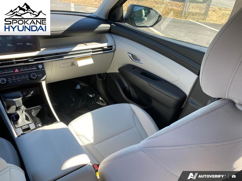 2025 Hyundai Tucson SE photo 26