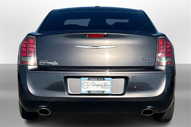 2014 Chrysler 300 S photo 2