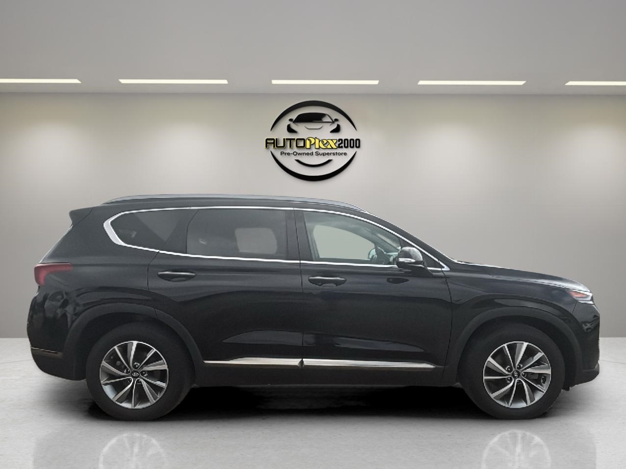 2019 Hyundai Santa Fe Ultimate photo 3