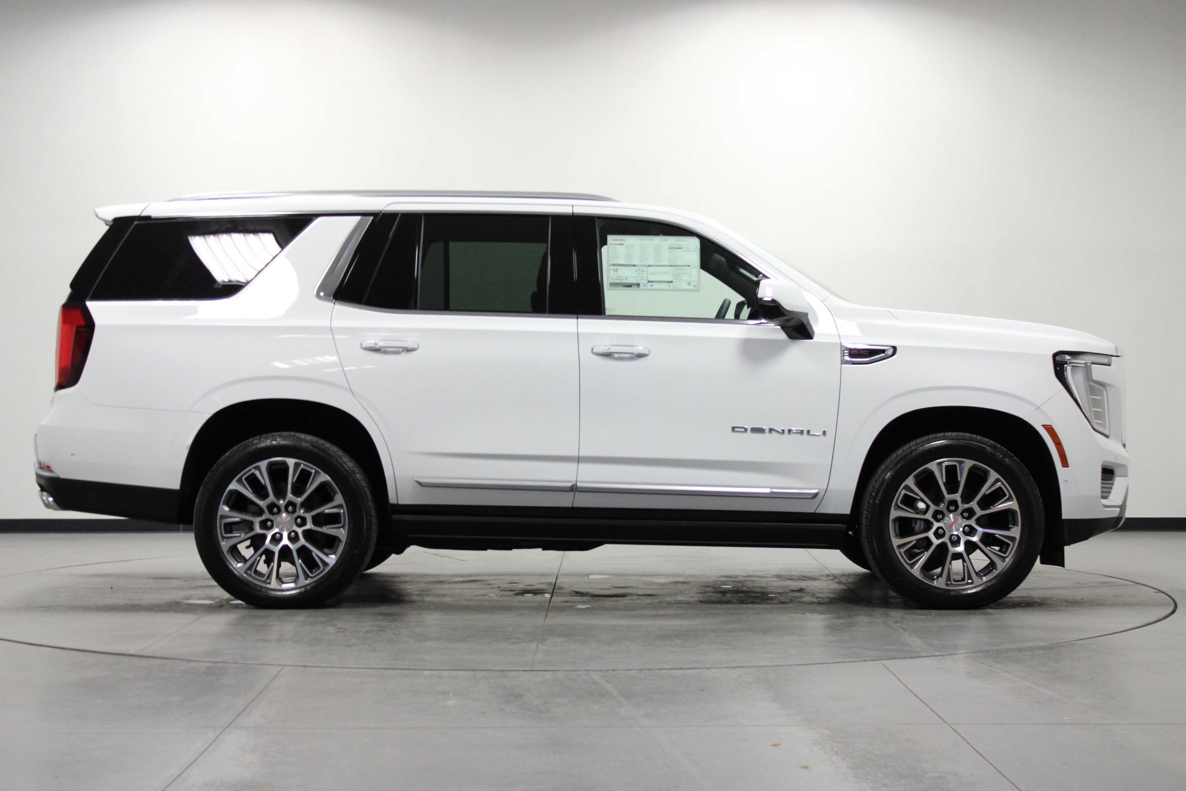 2026 Gmc Yukon Denali photo 2