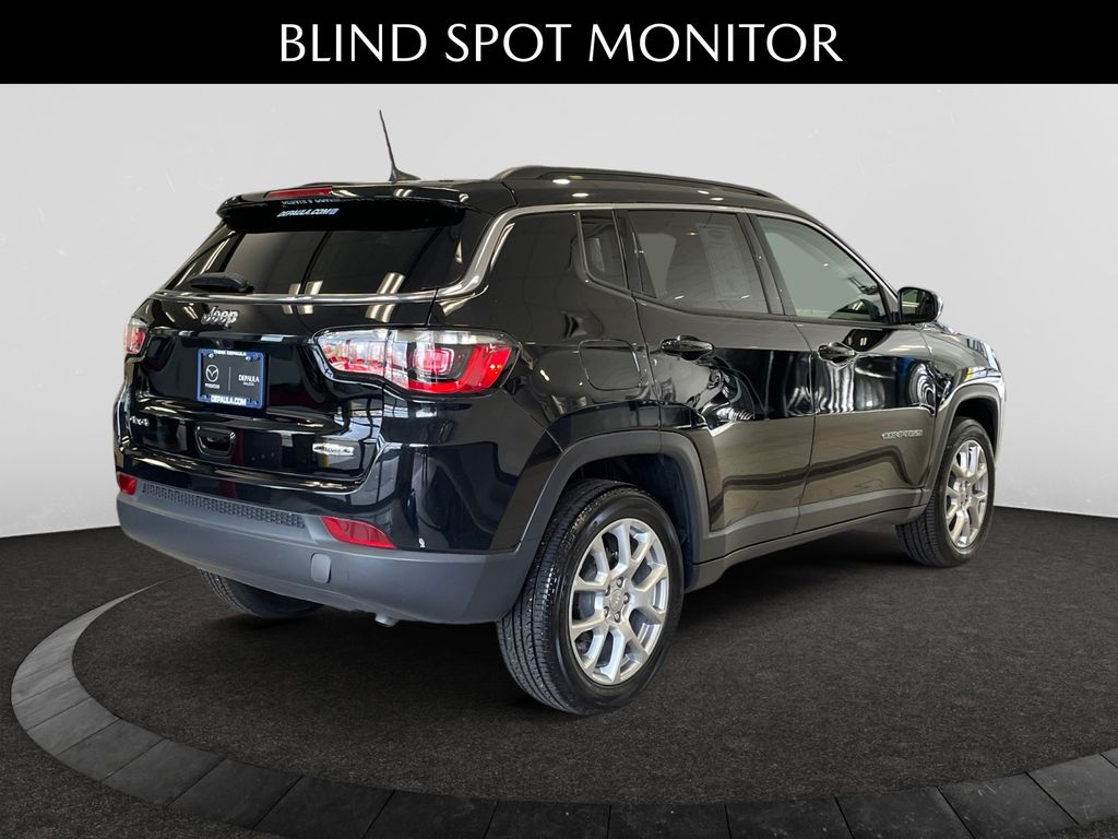 2022 Jeep Compass Latitude Lux photo 4