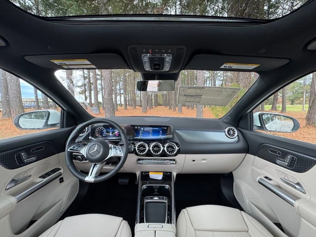 2025 Mercedes Benz GLA 250 photo 3