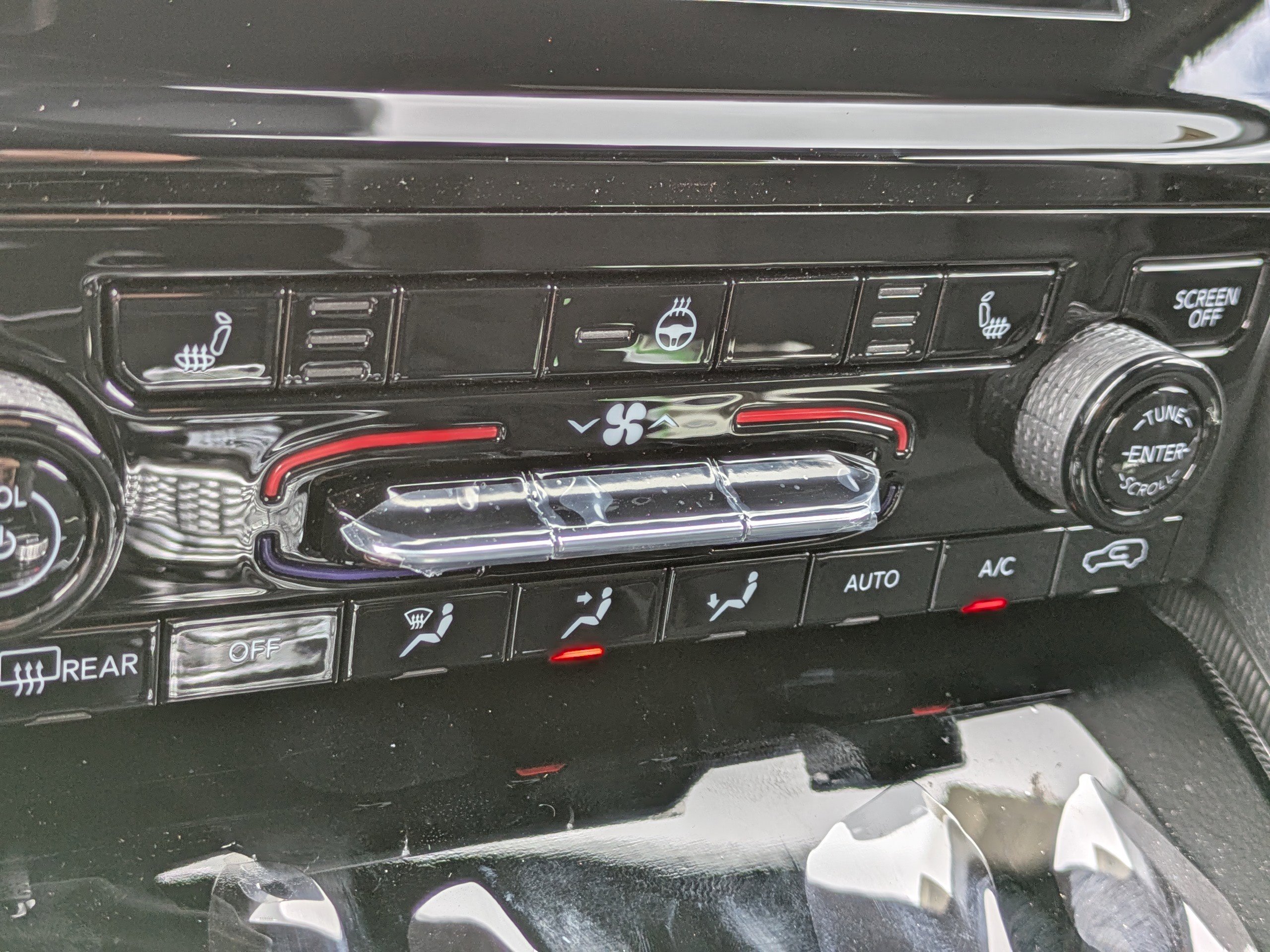 2025 Jeep Grand Cherokee Laredo Altitude photo 25